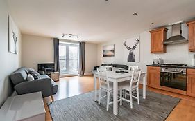 Amazing Apartments - Cables Wynd Near The Shore - Free Parking